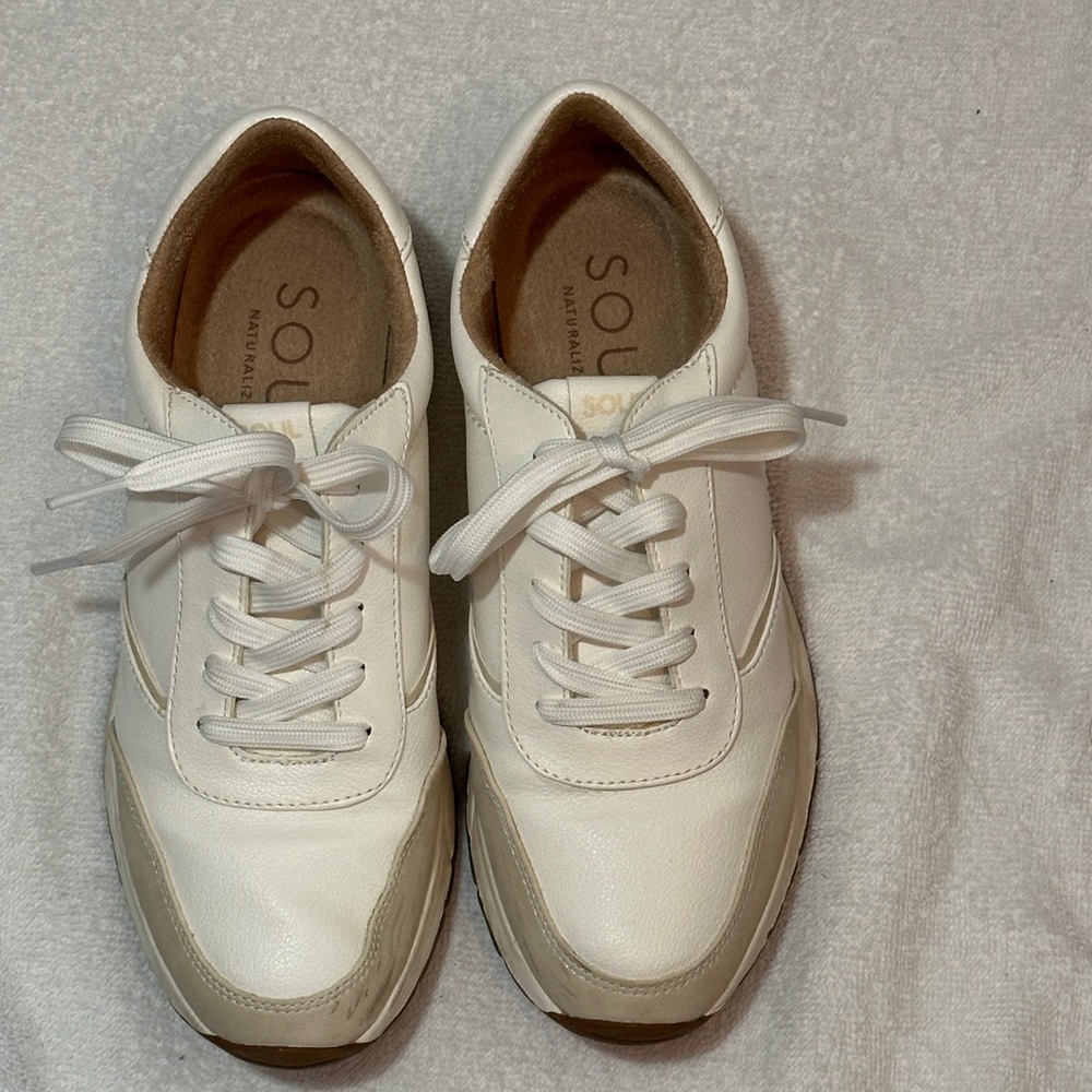 SOUL Naturalizer Women's Cream and White Sneakers